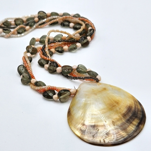 VINTAGE Genuine Shell Pendant Glass Bead Twisted Strands Necklace Ocean Beach - Picture 7 of 7